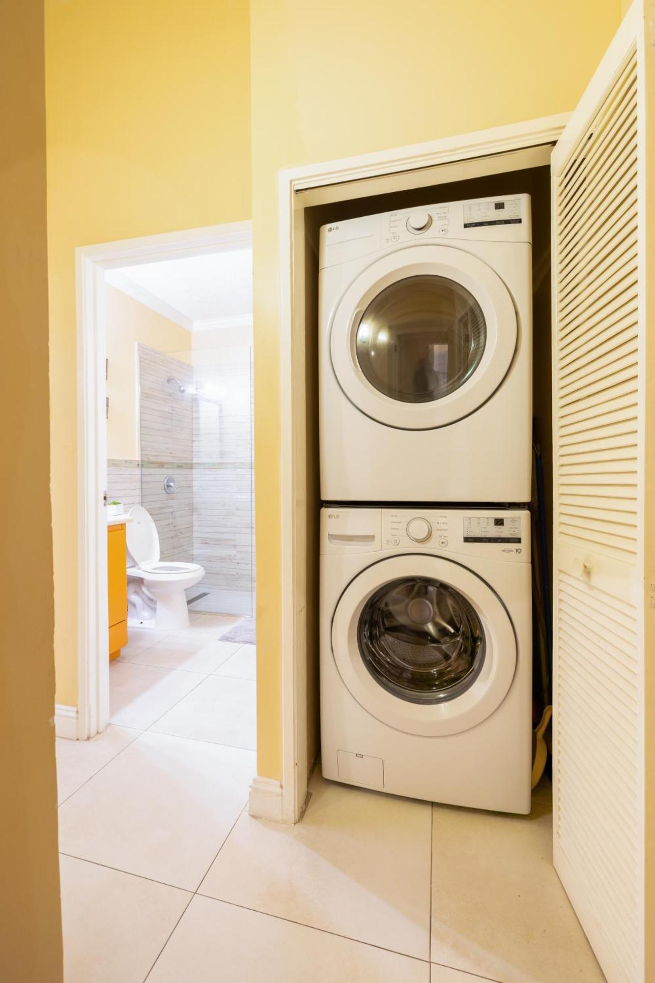 Choose To Be Happy At The Westbury - Two Bedroom Apartment Kingston Eksteriør bilde