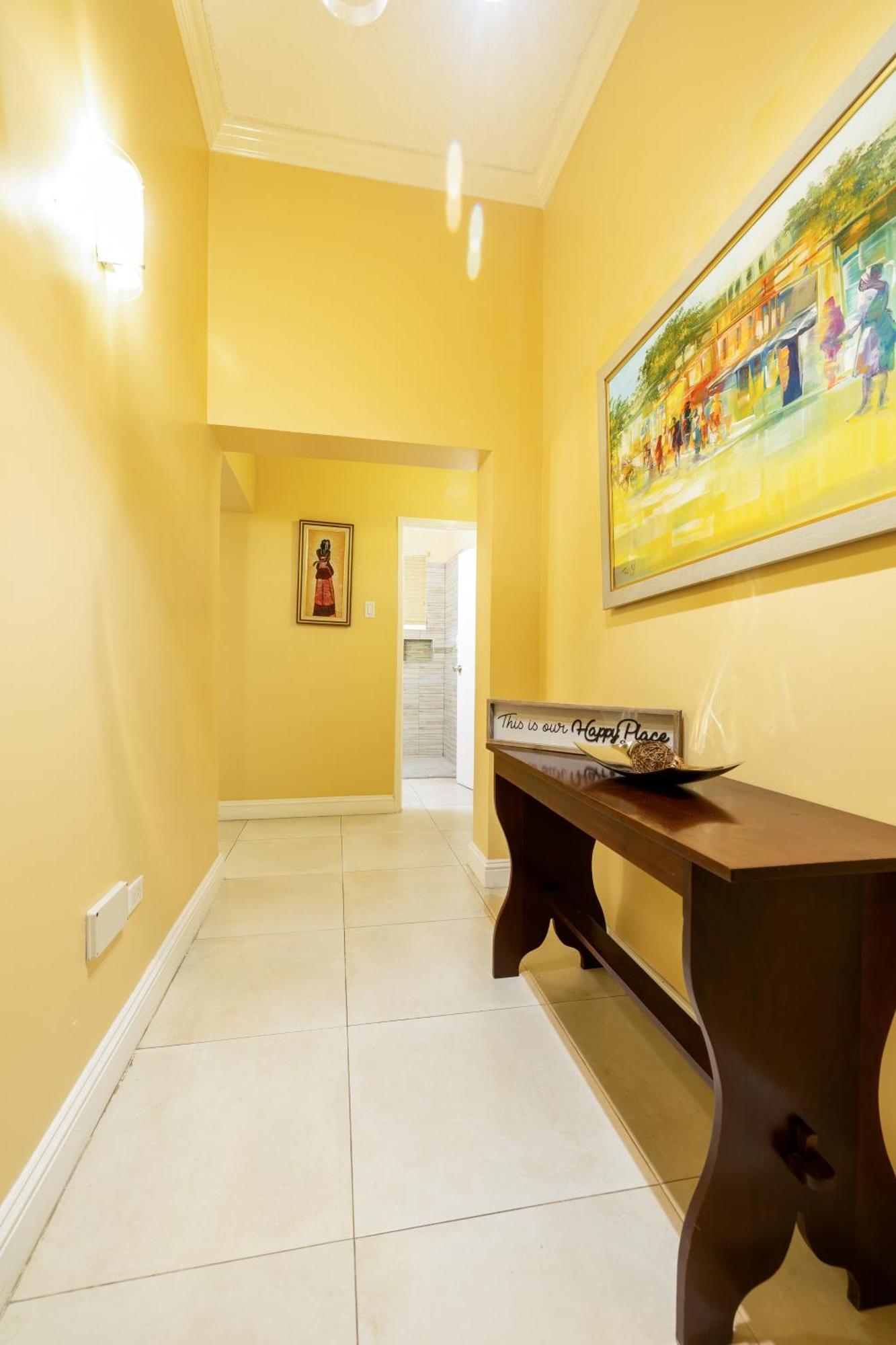 Choose To Be Happy At The Westbury - Two Bedroom Apartment Kingston Eksteriør bilde
