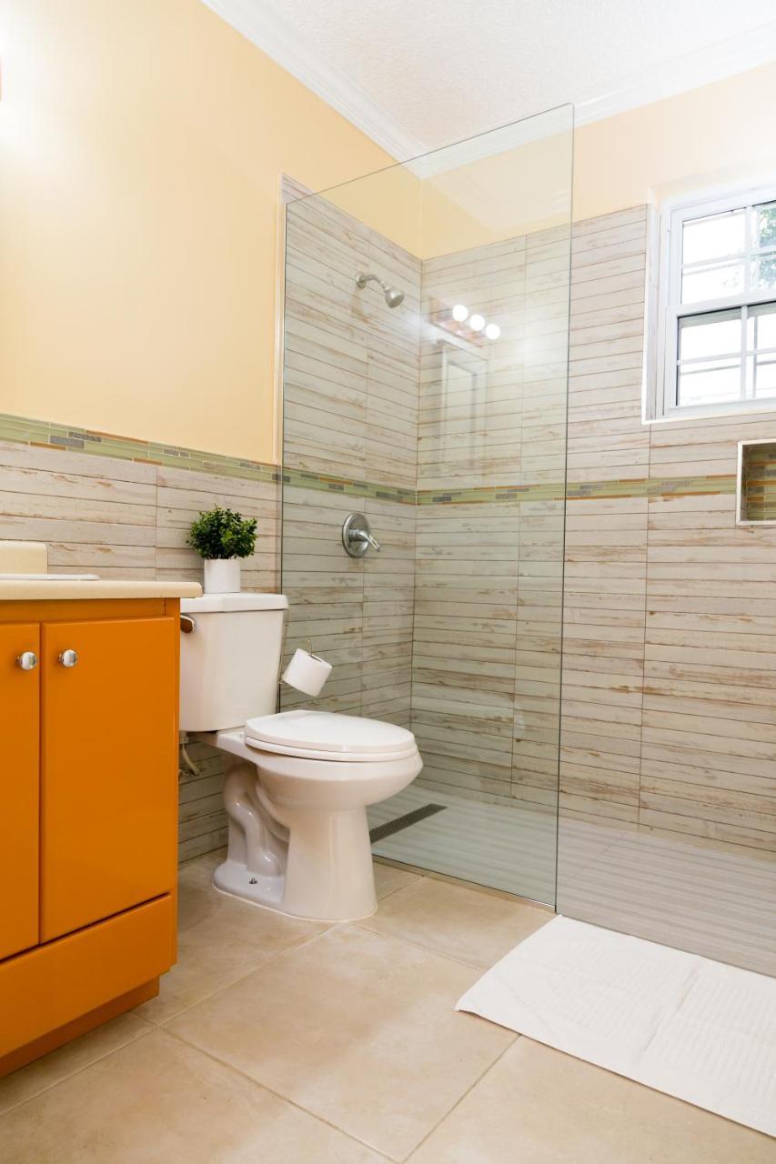 Choose To Be Happy At The Westbury - Two Bedroom Apartment Kingston Eksteriør bilde